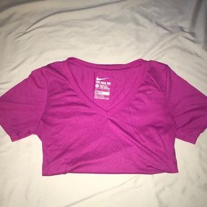 Nike Tee Athletic Cut Dri-Fit Magenta